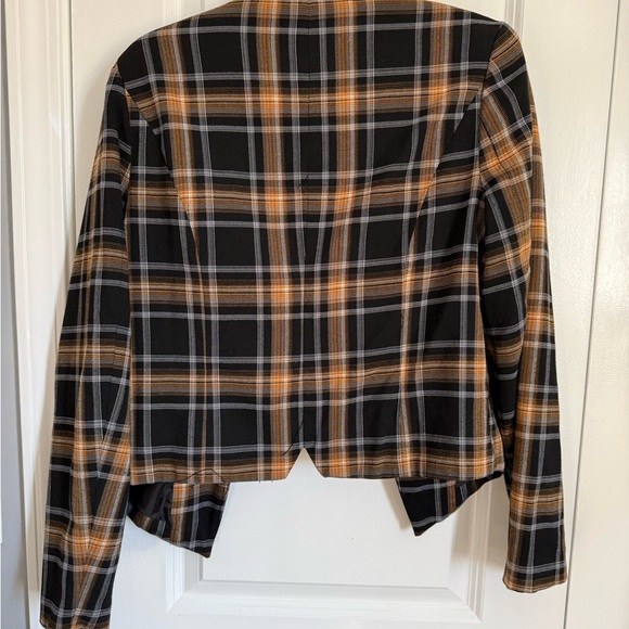 Chic Plaid Blazer - Black and Tan - Picture 4 of 5